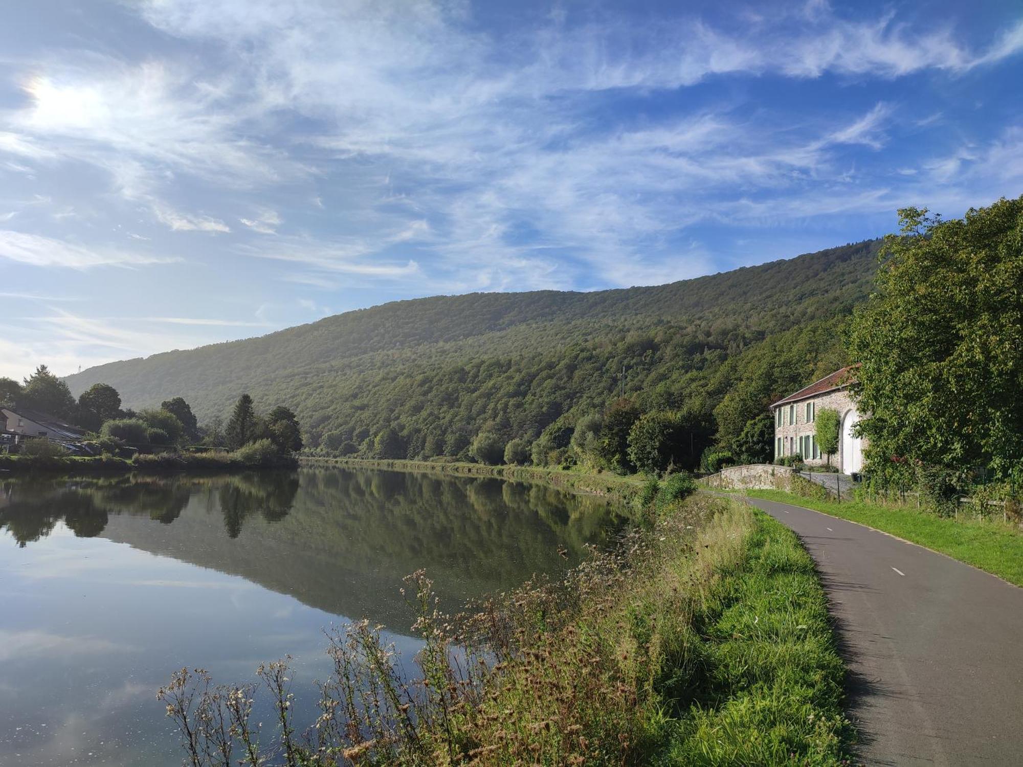 Entre Meuse et forêt Revin  Exterior foto