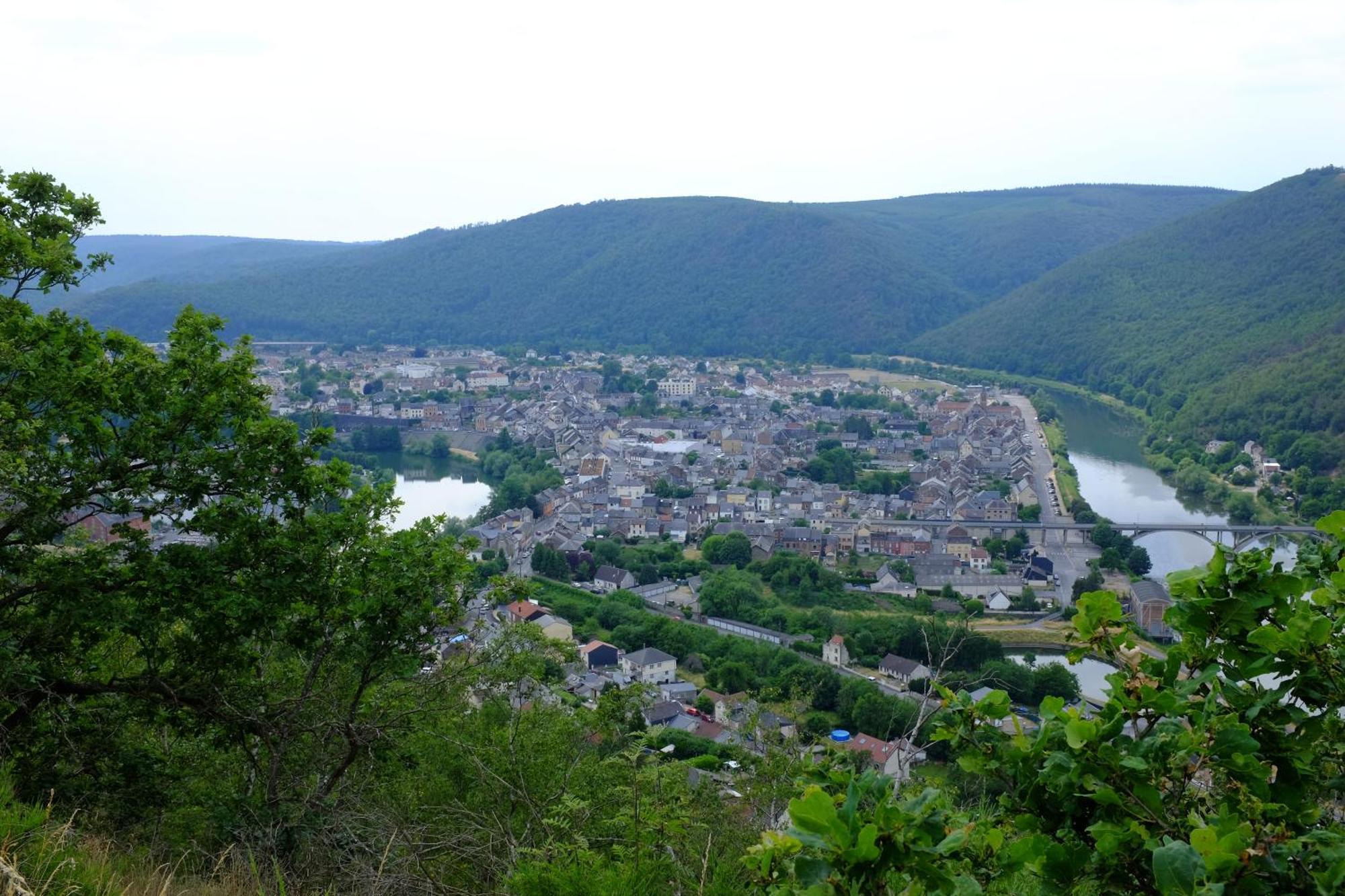 Entre Meuse et forêt Revin  Exterior foto