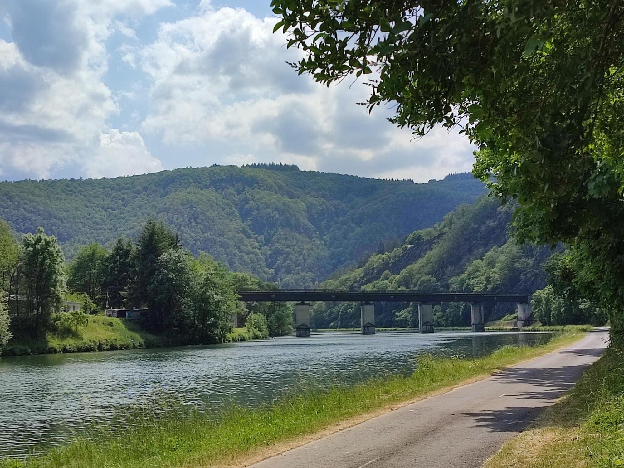 Entre Meuse et forêt Revin  Exterior foto